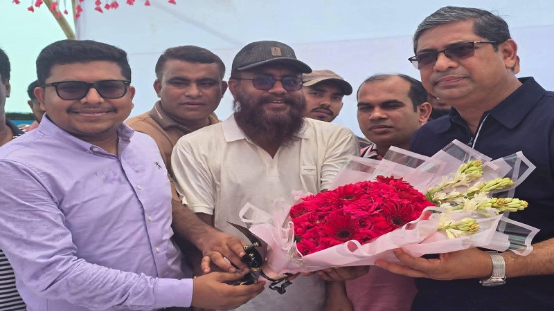 মহেশখালীতে এলজিইডির অর্থায়নে নির্মাণাধীন ল্যান্ডিং স্টেশন পরিদর্শনে প্রতিমন্ত্রী মীর শাহে আলম